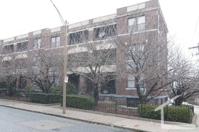 Building Photo - 313 Summit Ave