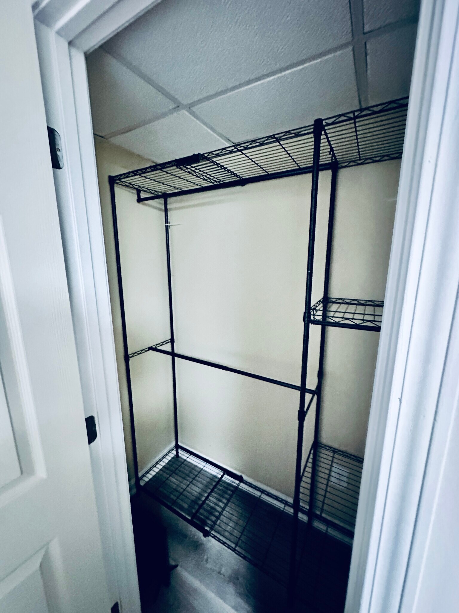 Building Photo - 3210 Glasco Dr