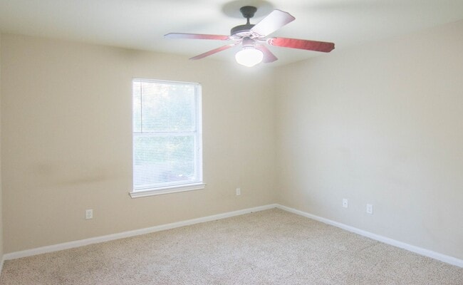 Building Photo - AUGUST PRE-LEASE!  4 Bedroom/3.5 Bathroom ...