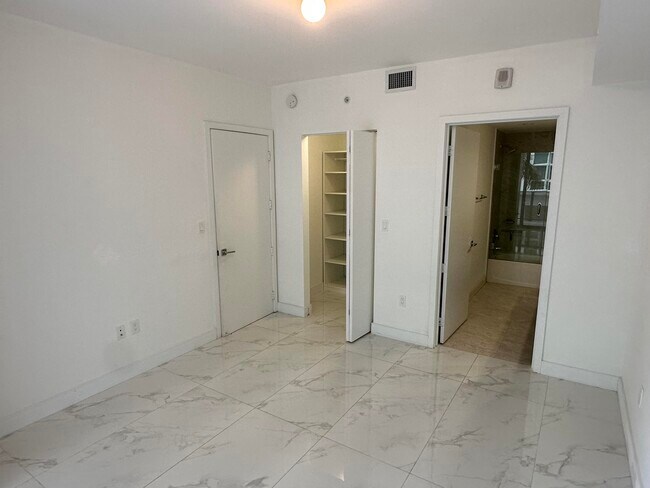 Building Photo - 488 NE 18th St