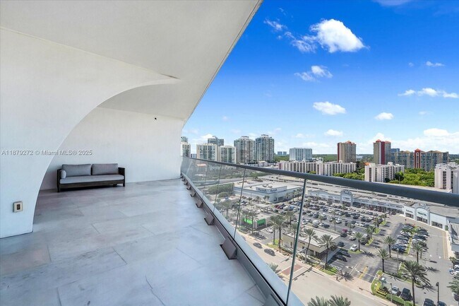 Building Photo - 16901 Collins Ave