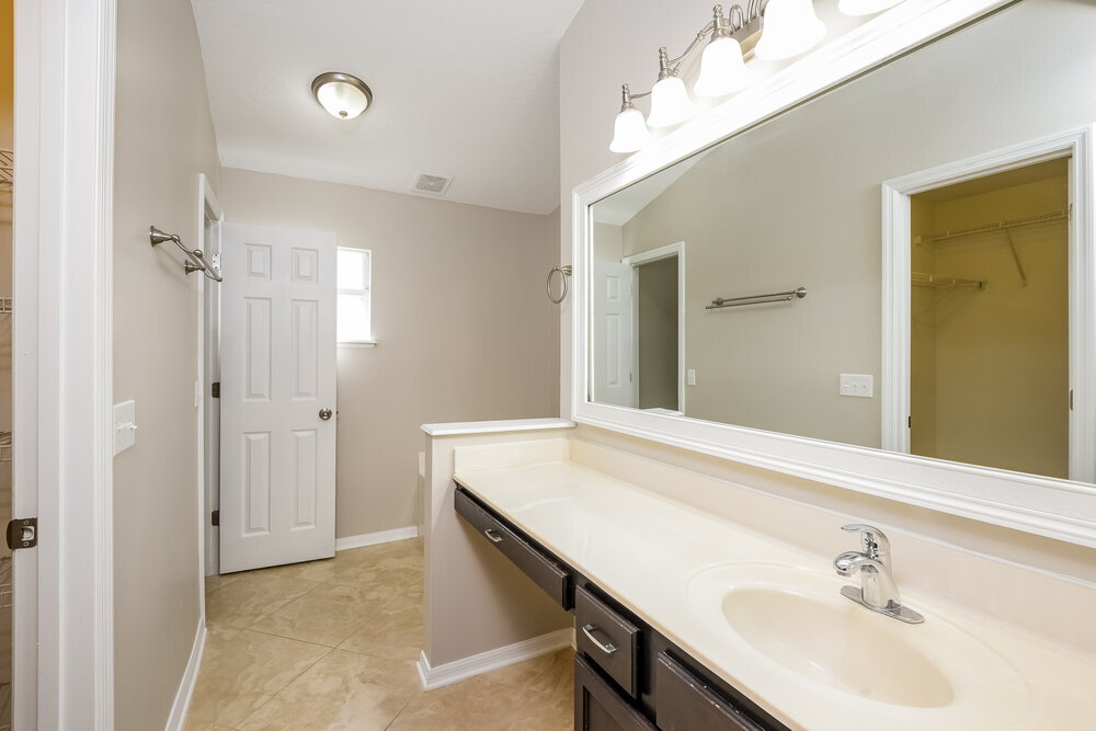 Building Photo - 16945 Corner Bay Ct