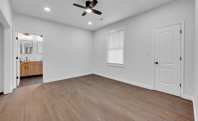 Building Photo - 1521 36th Pl N