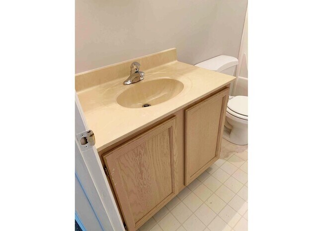 Interior Photo - 3227 Bishop St