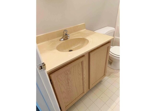 Interior Photo - 3227 Bishop Street