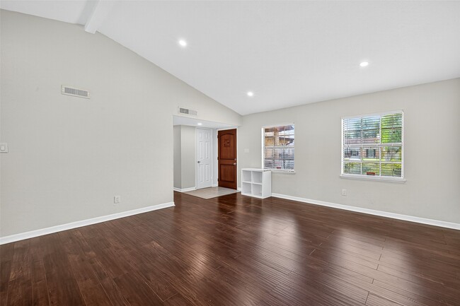 Building Photo - 15638 Empanada Dr