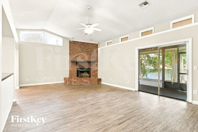 Building Photo - 1521 Dess Dr