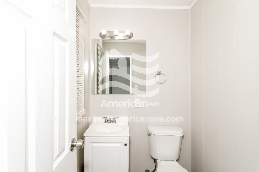 Building Photo - 2701 Welland St