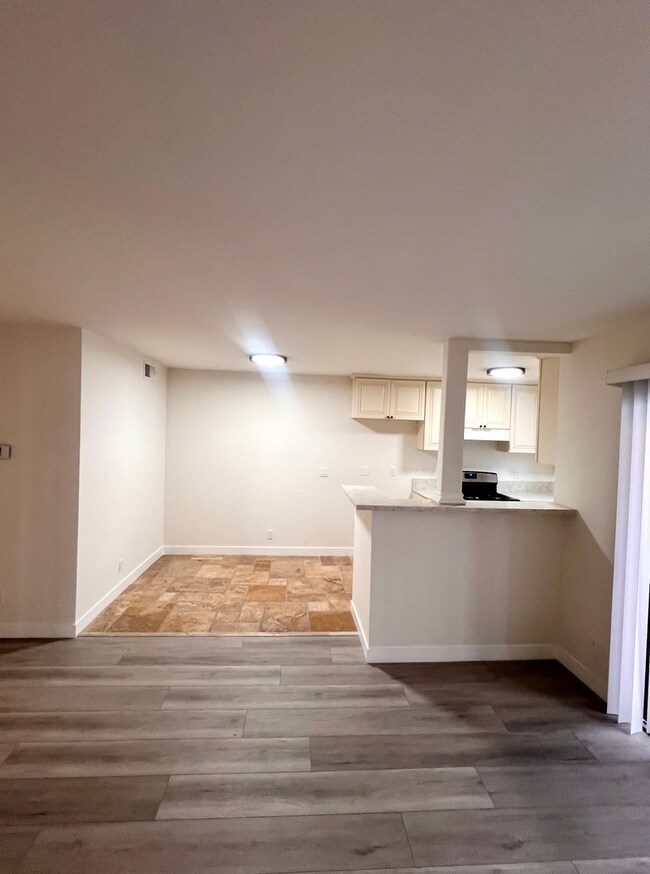 Building Photo - Modern 2-Bedroom Apartment in Gated Van Nuys Community – Fully Remodeled!