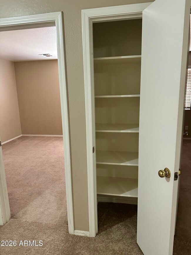 Building Photo - 10520 W Magnolia St