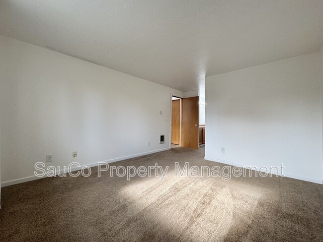 Building Photo - 992 S Palmetto St