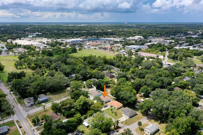 Building Photo - 884 Winchester St