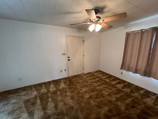 Building Photo - 3 bed, 2 bath house near Hayden Lake Count...