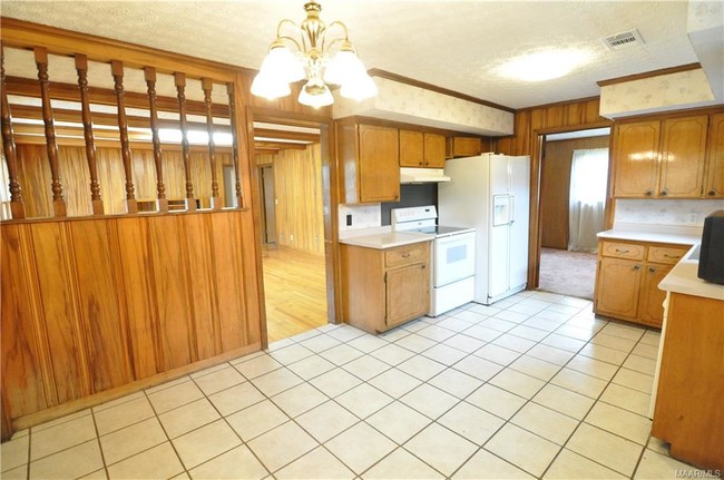Building Photo - 5758 Carriage Hills Dr