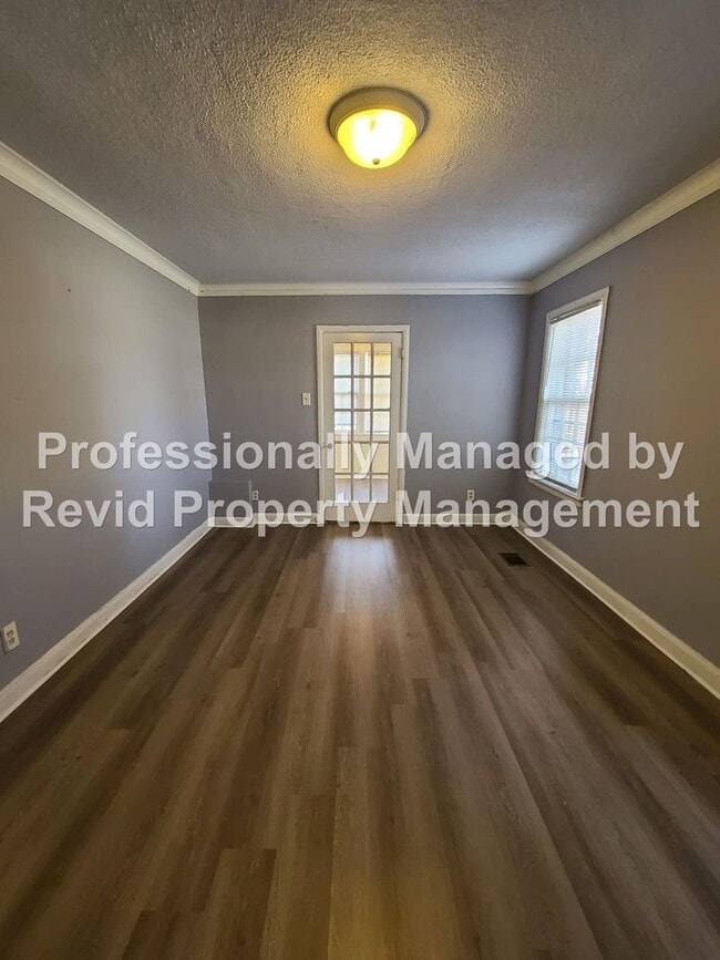 Building Photo - 1535 Jackson Ave