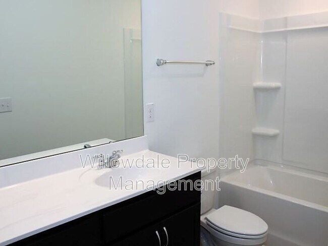 Building Photo - 125 Willow Grove Ln