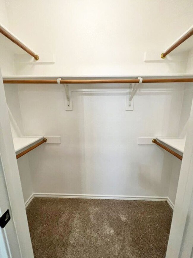 Building Photo - Nice 3 Bdrm 2 Bath Home in Sherman Texas