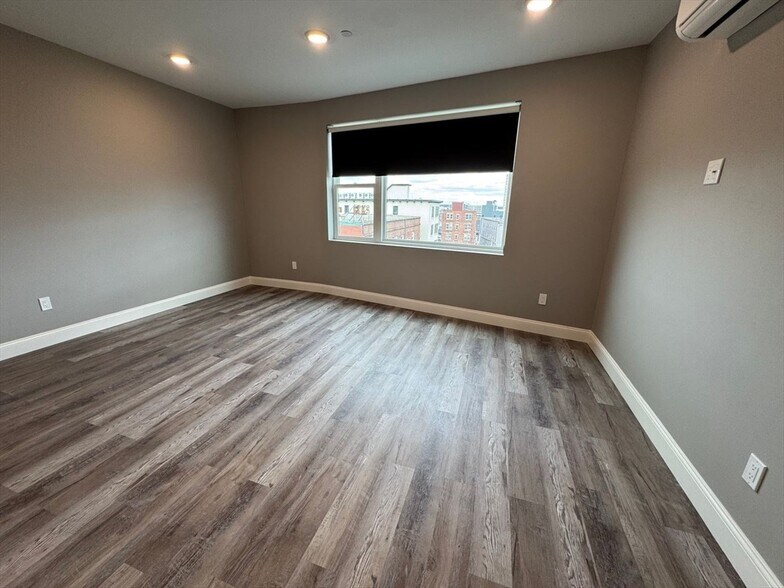 Building Photo - 210 Shirley Ave