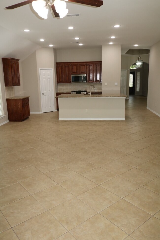 Building Photo - 2531 Llano Springs Dr