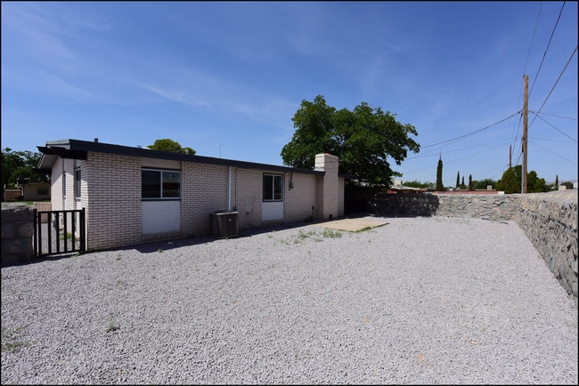 Building Photo - 10169 Dunbarton Dr
