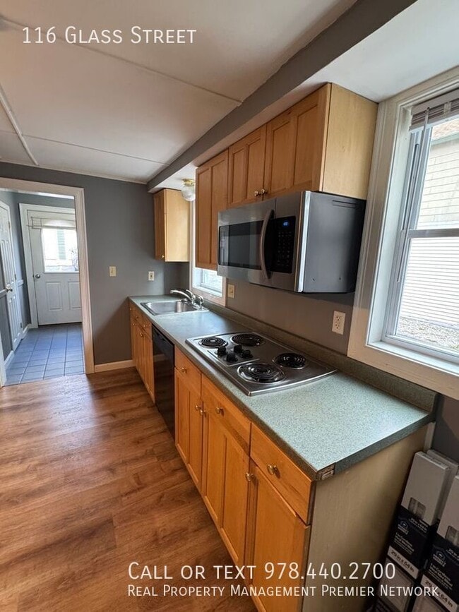 Building Photo - 112-116 Glass St