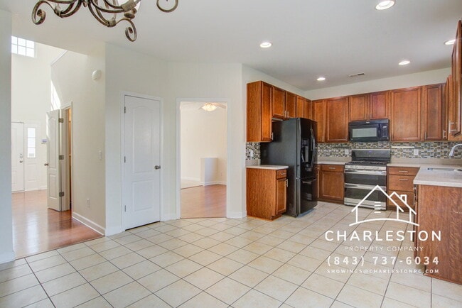 Building Photo - 156 Red Leaf Blvd