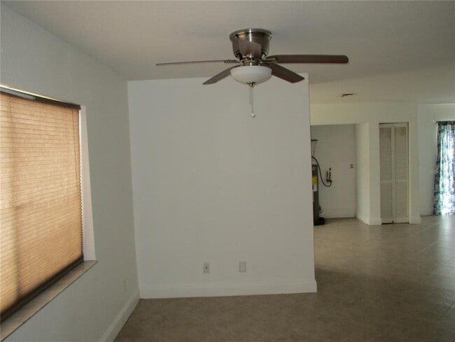 Building Photo - 444 Hippel St