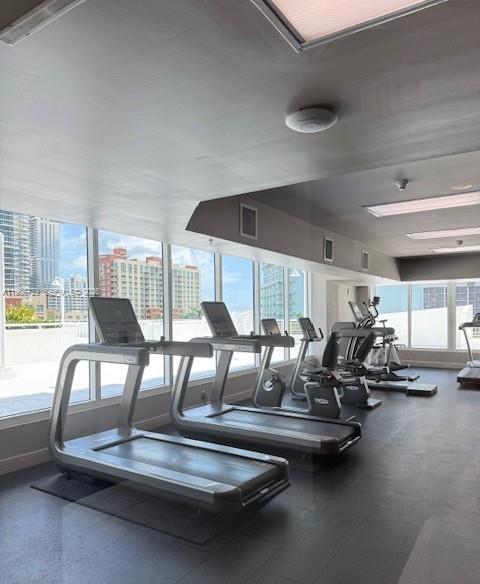 Building Photo - 275 NE 18th St