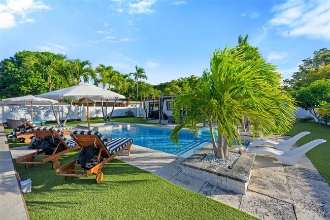 Building Photo - 1935 Keystone Blvd