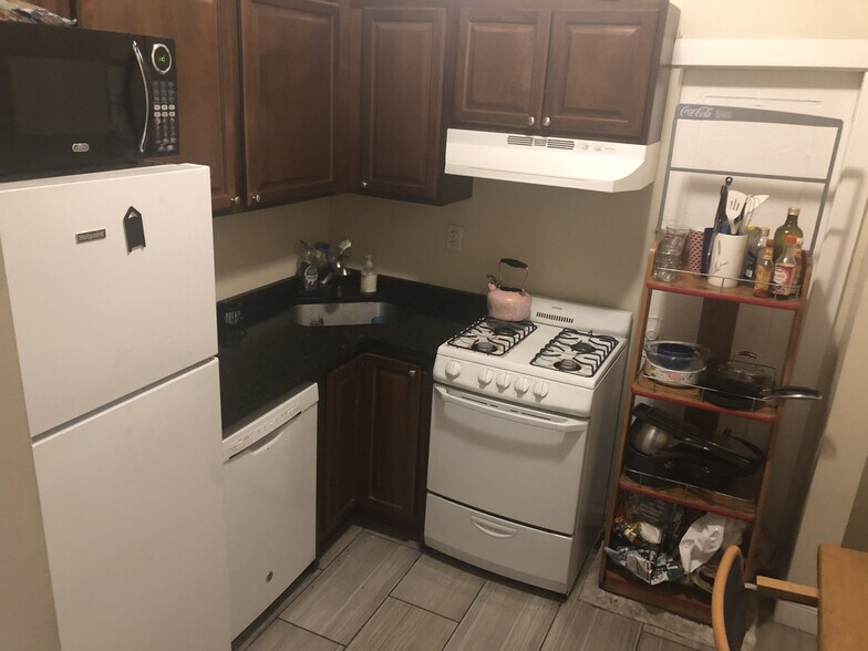 Building Photo - 38 Hemenway St