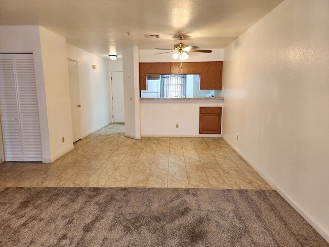 Building Photo - 2060 Mesquite Ln