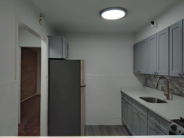 Building Photo - 556 W 161st St