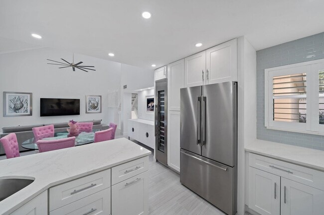 Building Photo - 3902 Fairway Dr N