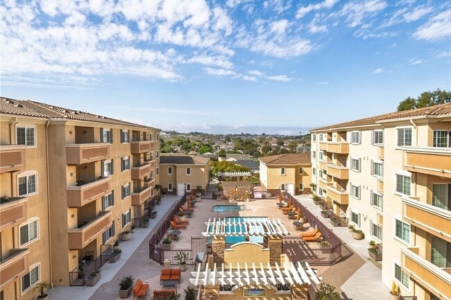 Building Photo - 21345 Hawthorne Blvd