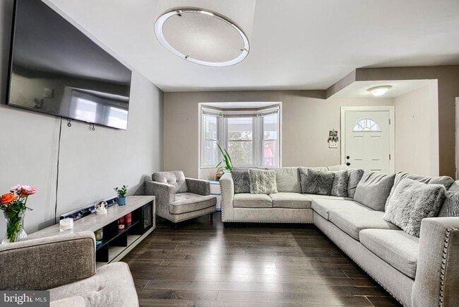 Building Photo - 1543 Lochwood Rd