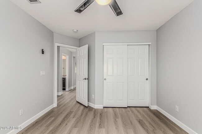 Building Photo - 6410 W Buckskin Trail