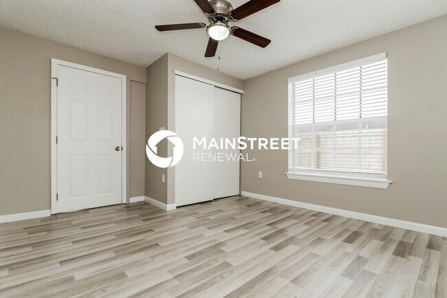 Building Photo - 3 Bedroom Pet-Friendly Home in New Port Richey, FL with Main Street Renewal