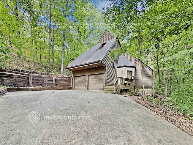 Building Photo - 1050 Rockcrest Dr