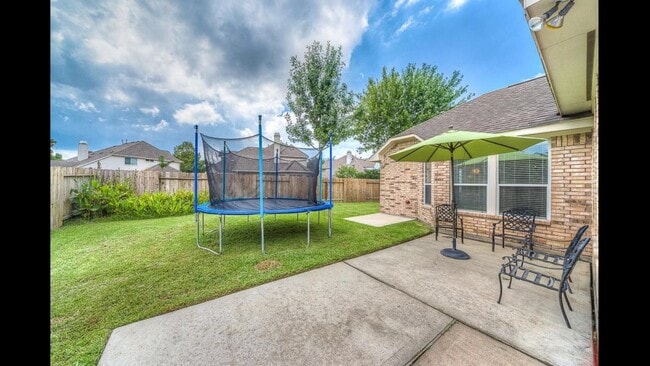 Building Photo - 24023 Northshire Ln