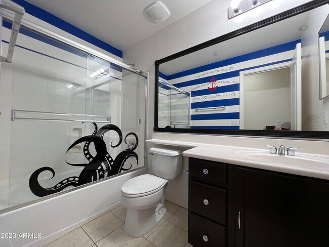 Building Photo - 2709 E Bart St