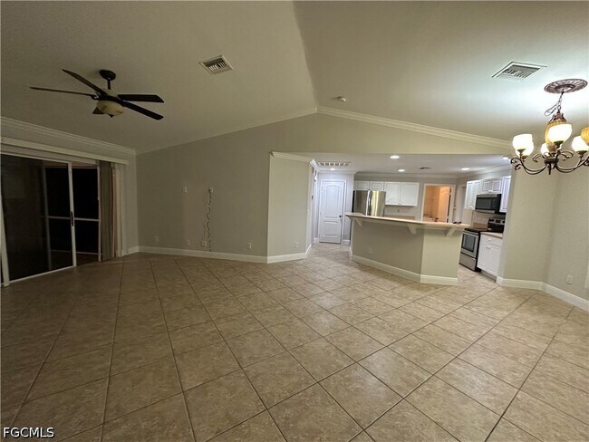 Building Photo - 1706 Kismet Pkwy E