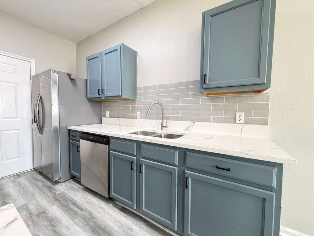 Building Photo - 6427 Waldron Dr