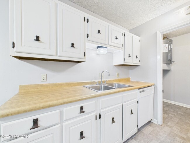 Building Photo - 511 Fox Run Ave