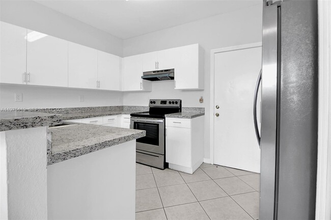 Building Photo - 27463 SW 137th Ct