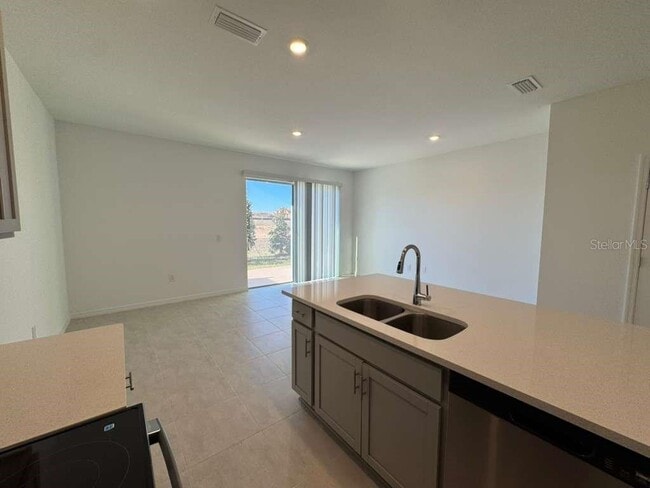 Building Photo - 7615 WATERSCAPE Dr