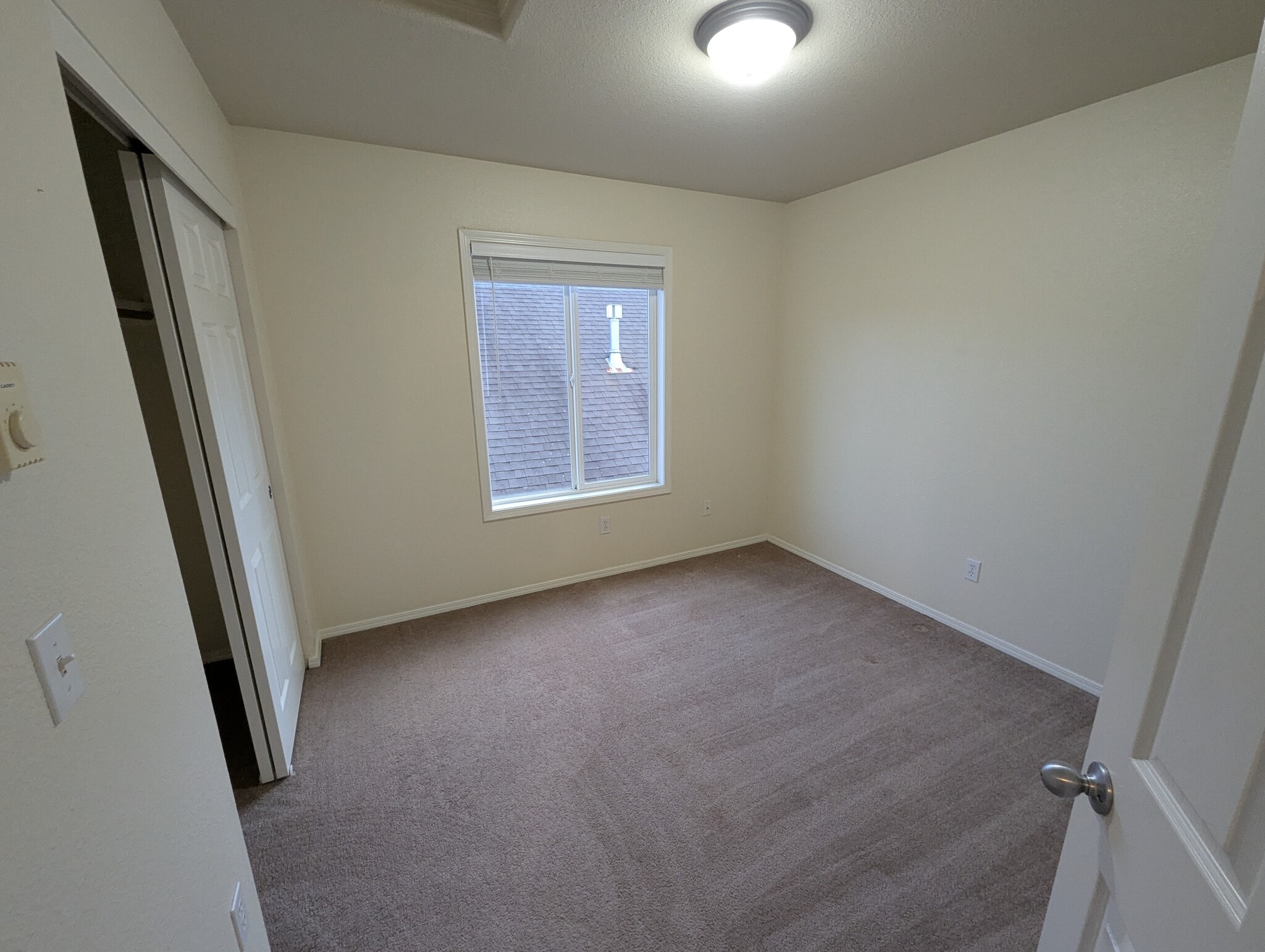 Building Photo - 3144 SE Sternwheeler Dr