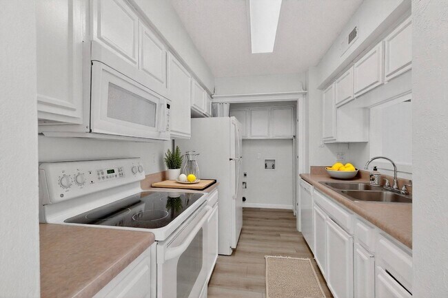 Building Photo - 2018 Warnford Pl