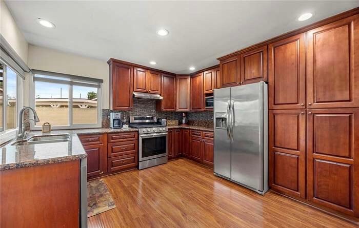 Building Photo - 404 E Riverboat Way