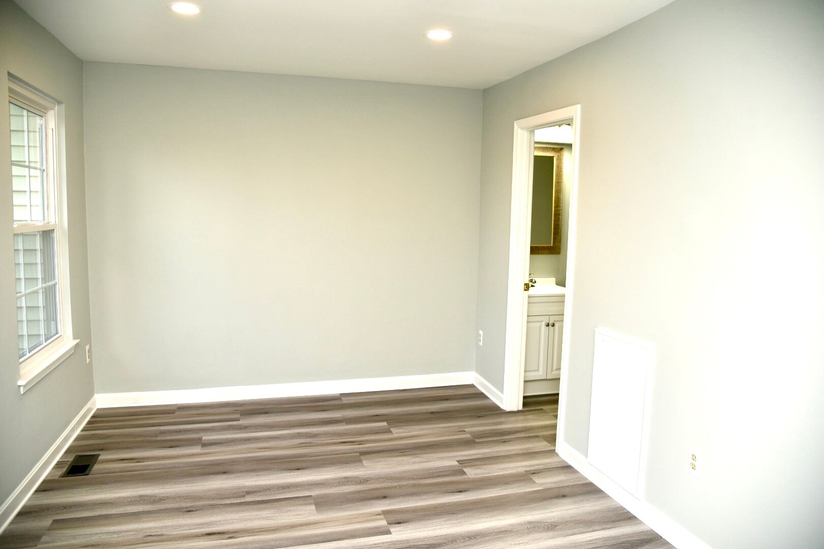 Building Photo - 6731 Sandpiper Ct