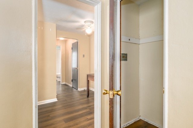 Building Photo - 527 Corona Ave